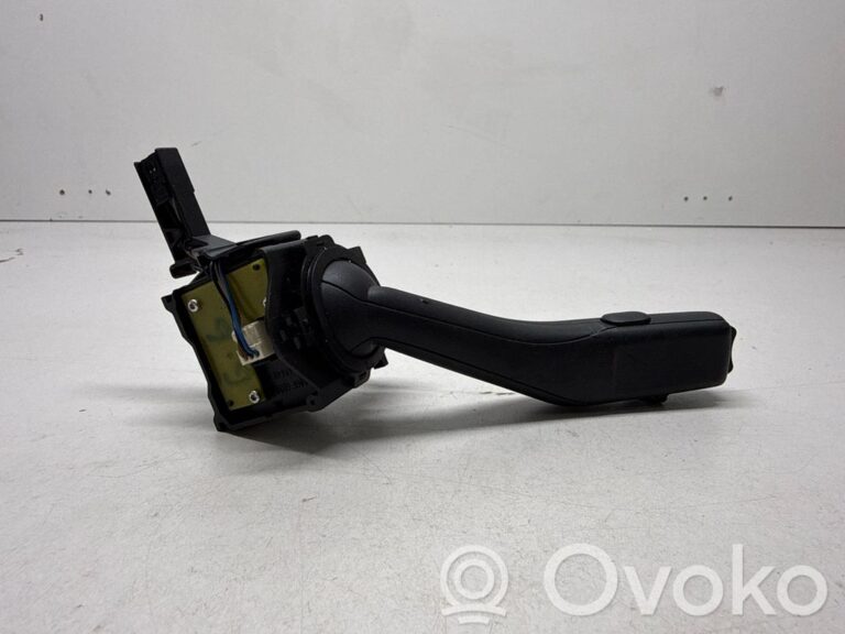 ebc12a8b8f27ce3816b0efd34a1034af-6477dfcd501e50a94101fe8c8fb7e29f_wiper_control_stalk